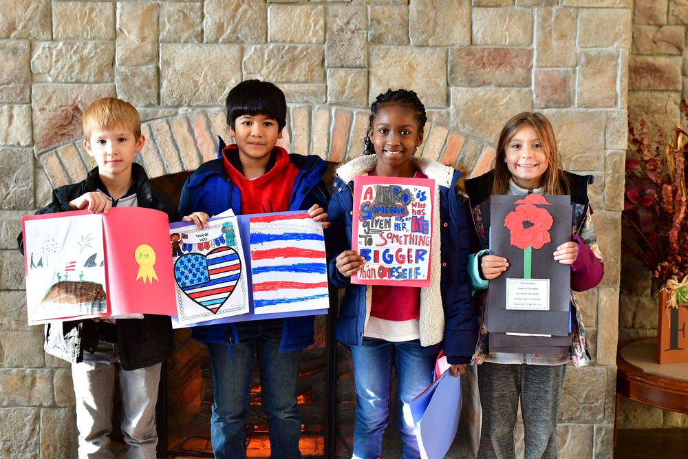 BULLDOGS VISIT THE VETERANS CENTER