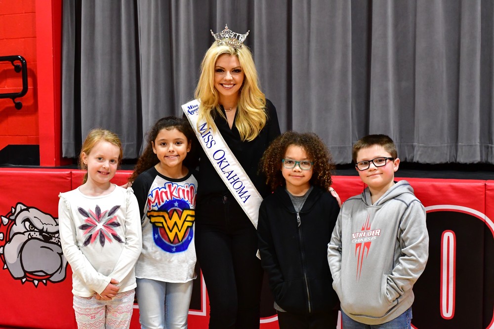 BULLDOGS MEET MISS OKLAHOMA